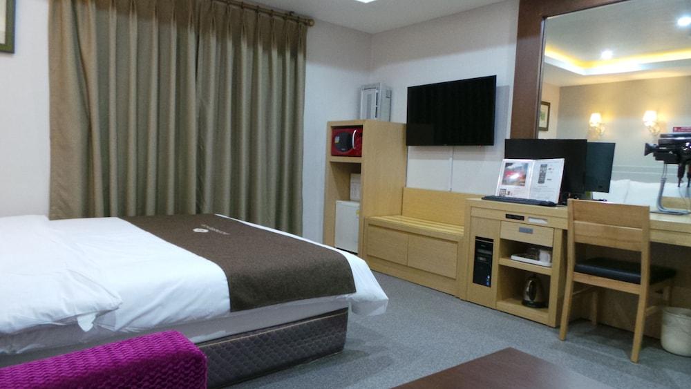Amour Hotel Suwon Exterior photo